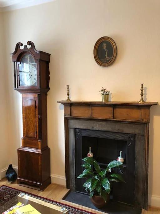 Apartamento Charm & Character On Historic Rose Street Edimburgo Exterior foto